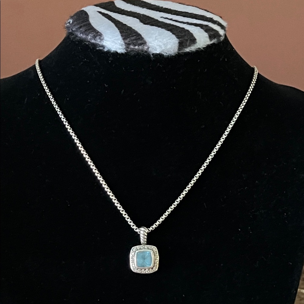 David Yurman Petite Albion Pendant Necklace in Sterling Silver with blue Topaz - Picture 3 of 17